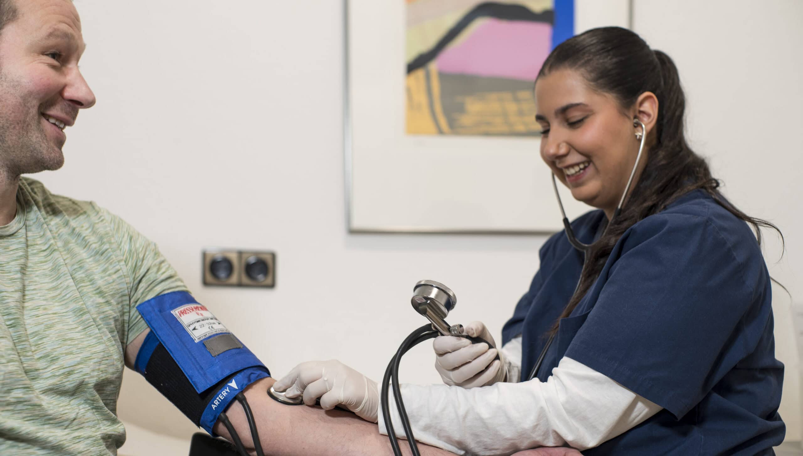 Untersuchung Blutdruck in der hausärztlichen Gemeinschaftspraxis Erwitte